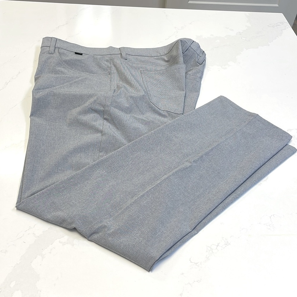 TRAVIS MATHEWS MENS GOLF SLACKS SIZE 38 COLOR SILVER GREY